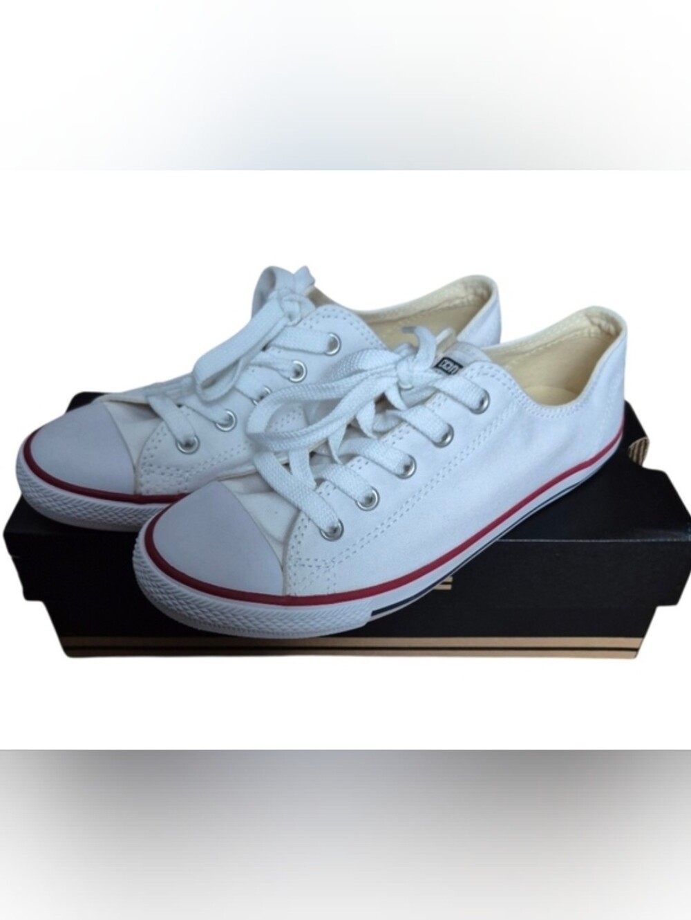 Converse New In Box All Star Dainty Ox Womens Size 6 Sneakers